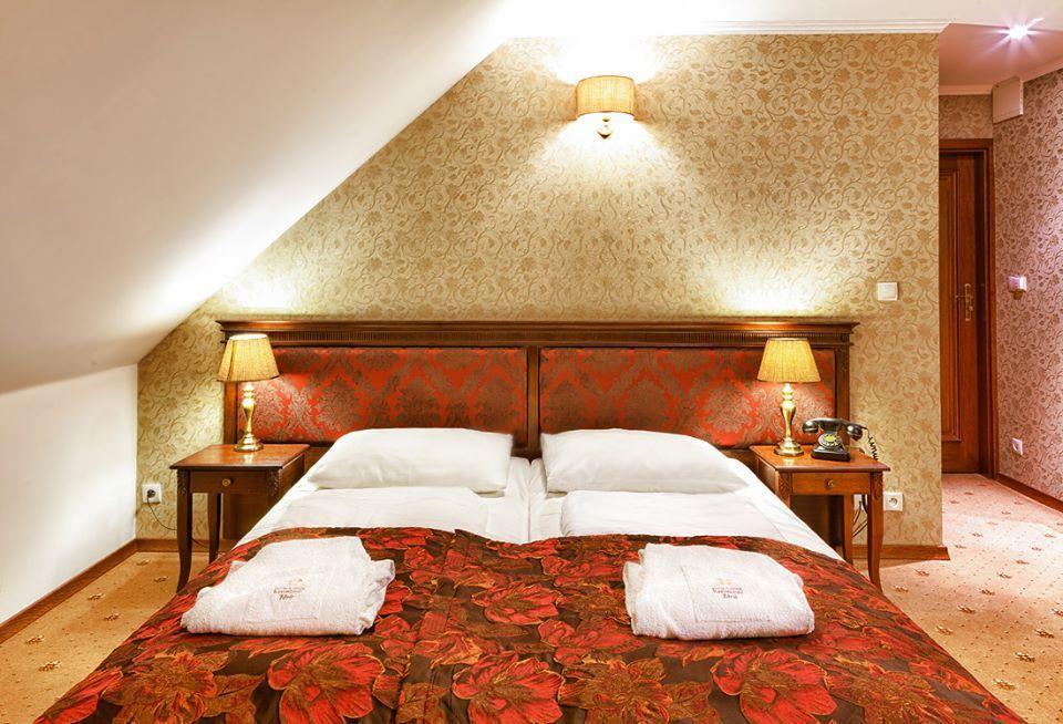 Hotel Kazimierski Zdroj Яновец Экстерьер фото